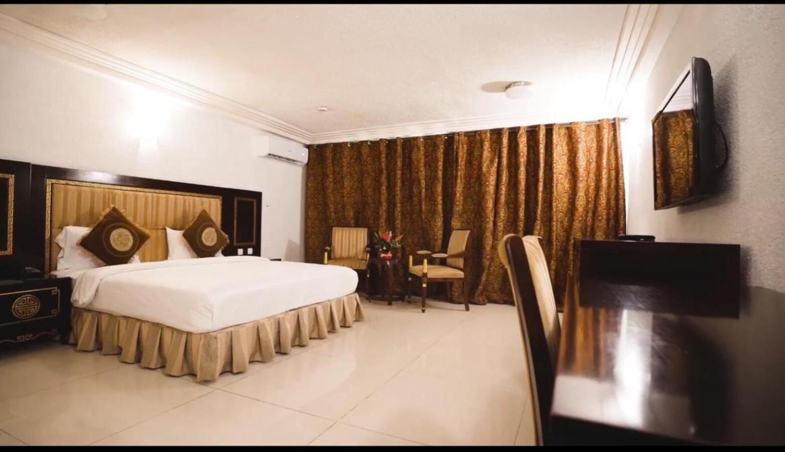 Nobila Airport Hotel Kotonu Zewnętrze zdjęcie